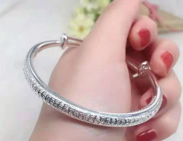 愛(ài)美女性必備的手鐲拋光技巧，一起來(lái)學(xué)習(xí)吧！