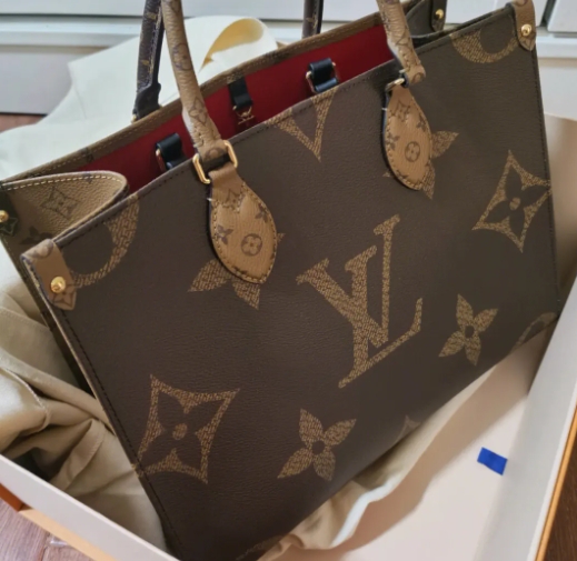 Lv的包包怎么保養不掉色