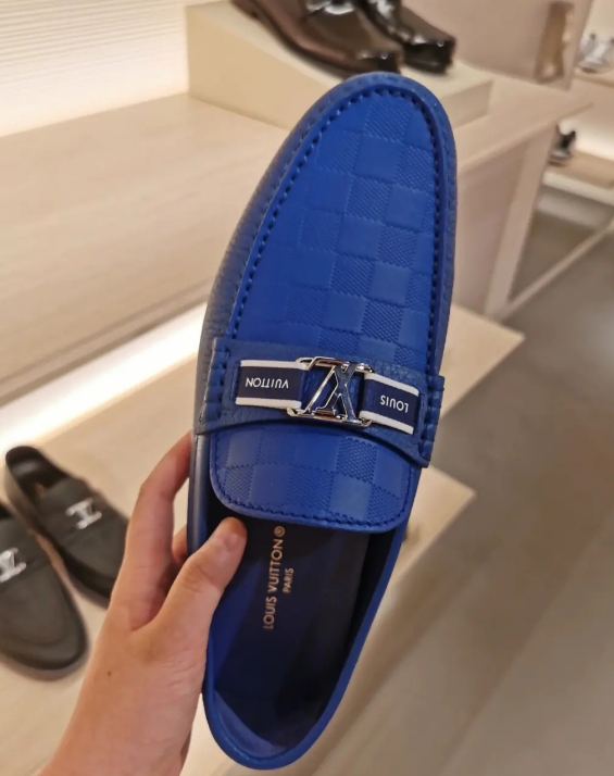 Lv皮鞋怎么清理