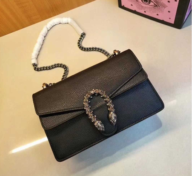 皮質包包劃破了怎么修復補救