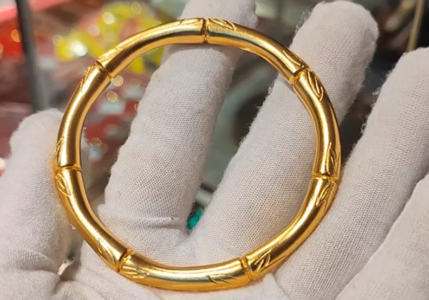 手鐲變形修復(fù)多少錢？手鐲變形了怎么還原？