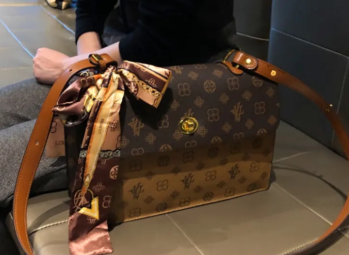 LV包包維修會對包包進行清潔保養嗎？LV包包維修可以修復磨損的角部嗎？