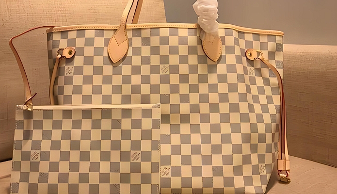包包上的污漬可以徹底清洗掉嗎？
