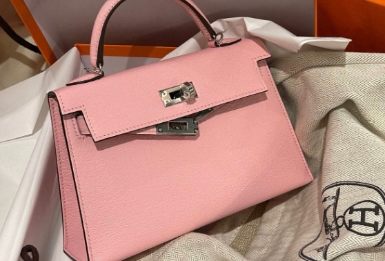 包包維修費用是多少？哪里可以找到可靠的包包維修服務？