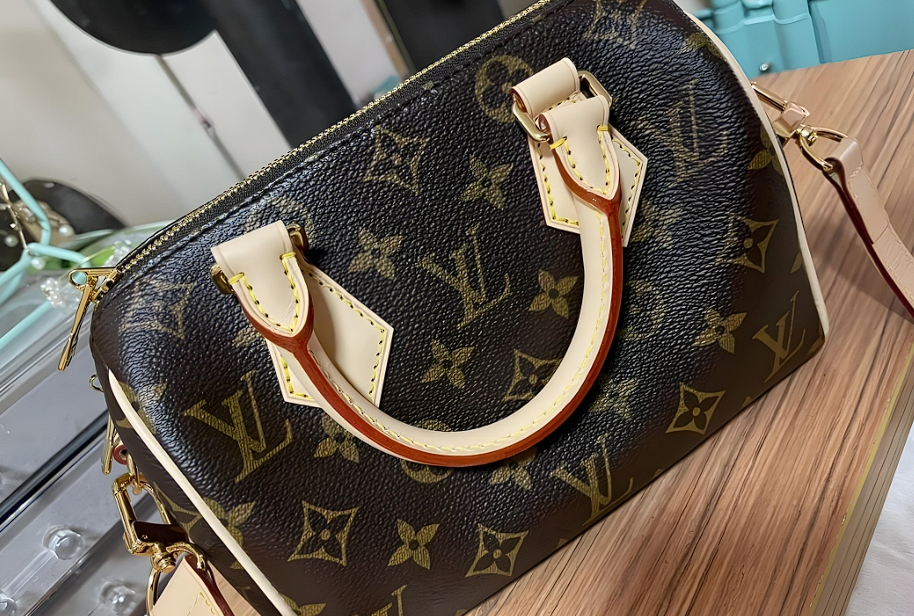 LV 包包的邊角磨損，維修大概需要多少錢？