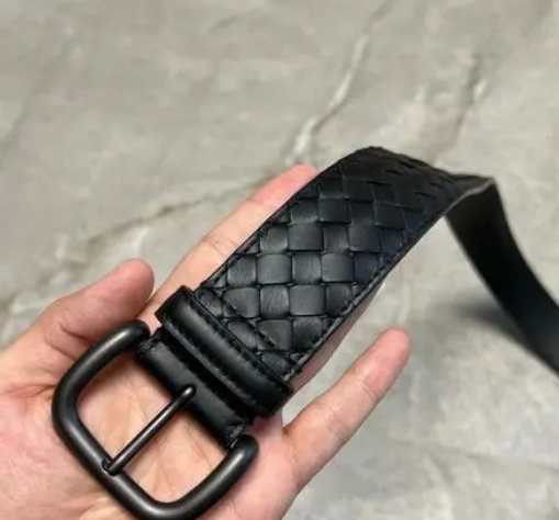 自己怎么給皮帶打孔需要注意什么？自己不會去哪里打孔合適？