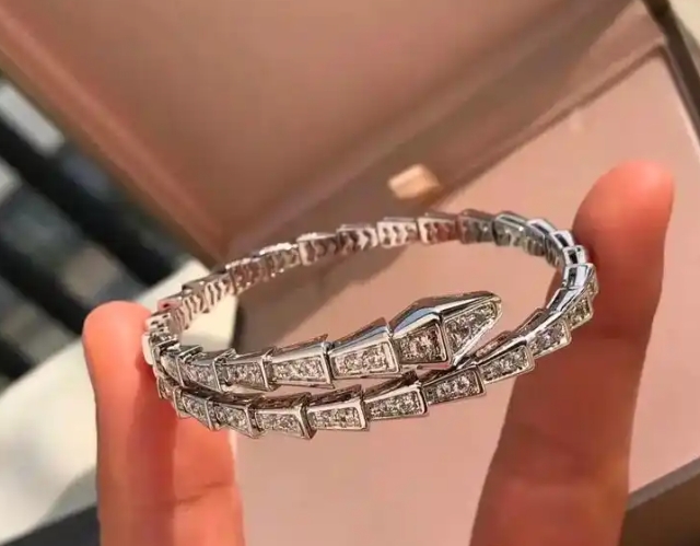 寶格麗蛇形手鐲變形如何修復？變形修復多少錢？