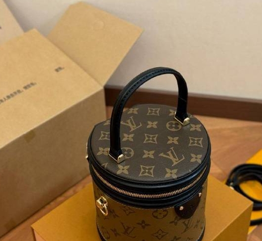 lv水桶包底部塌陷怎么辦？lv水桶包換配皮多少錢？