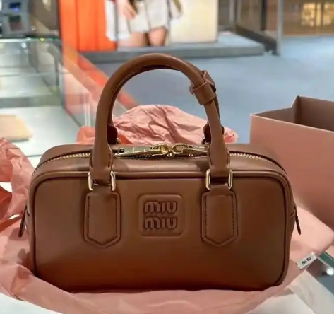 miumiu包包維修多少錢？miumiu包包哪里能專業維修？