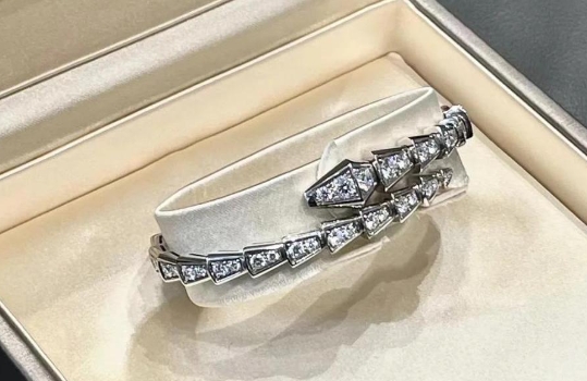 寶格麗蛇形手鐲變形維修難嗎？一文解答你的疑惑！