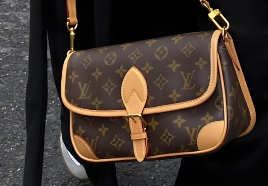 包包五金刮花了怎么修復(fù)？包包修復(fù)一般多少錢？