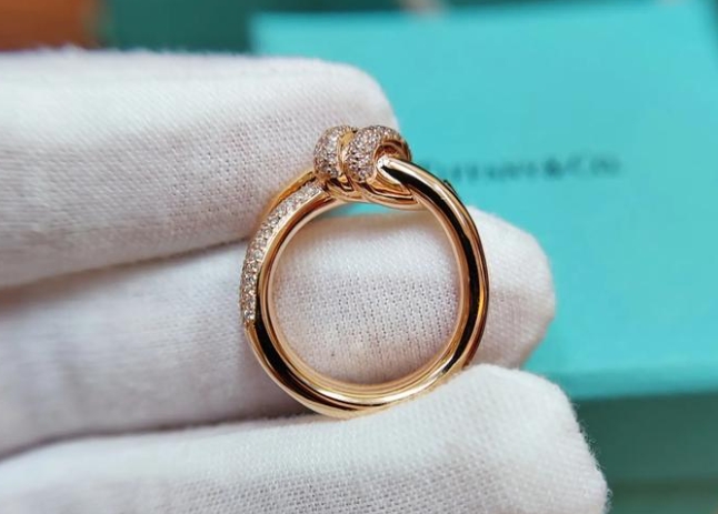 Tiffany戒指掉鉆了還能補嗎？你需要知道這些事